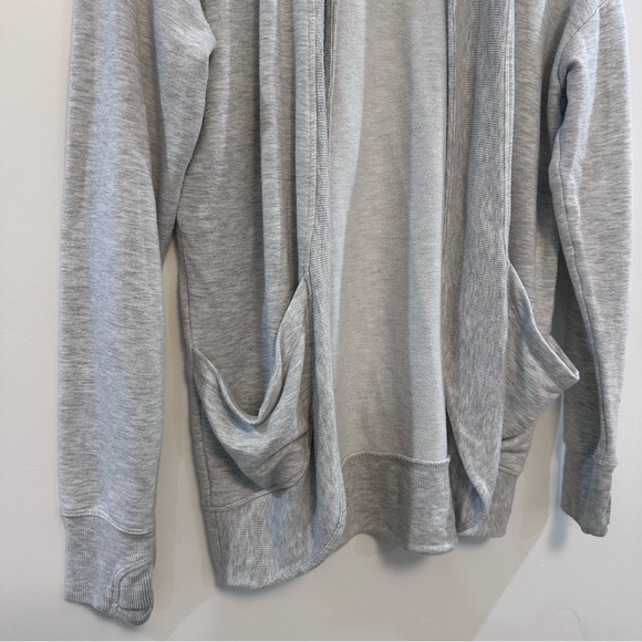 ATHLETA GIRL wrap n roll 2.0 heathered light grey open cardigan - Picture 5 of 7